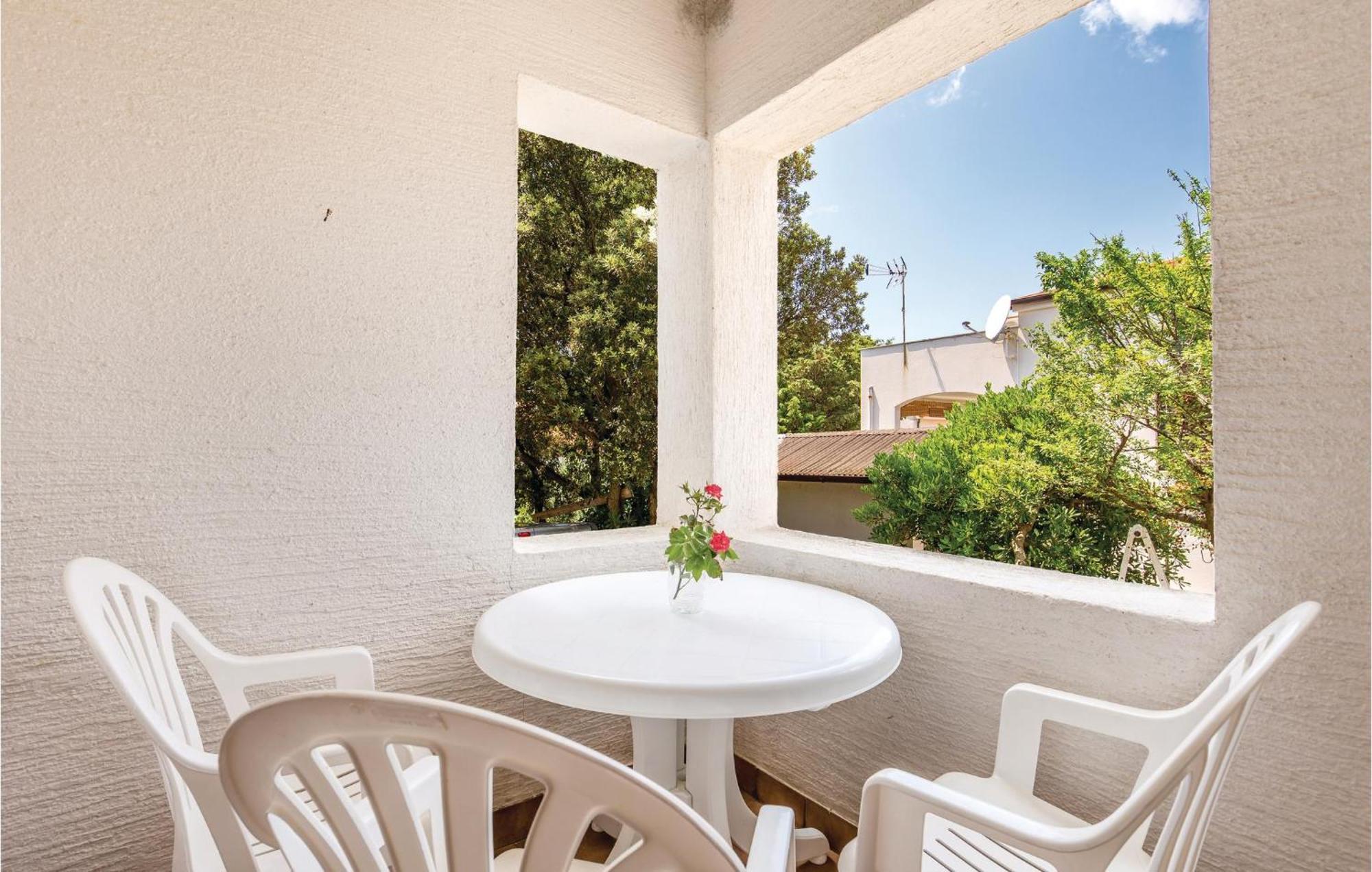 Gorgeous Apartment In Mandre With Kitchen Eksteriør billede