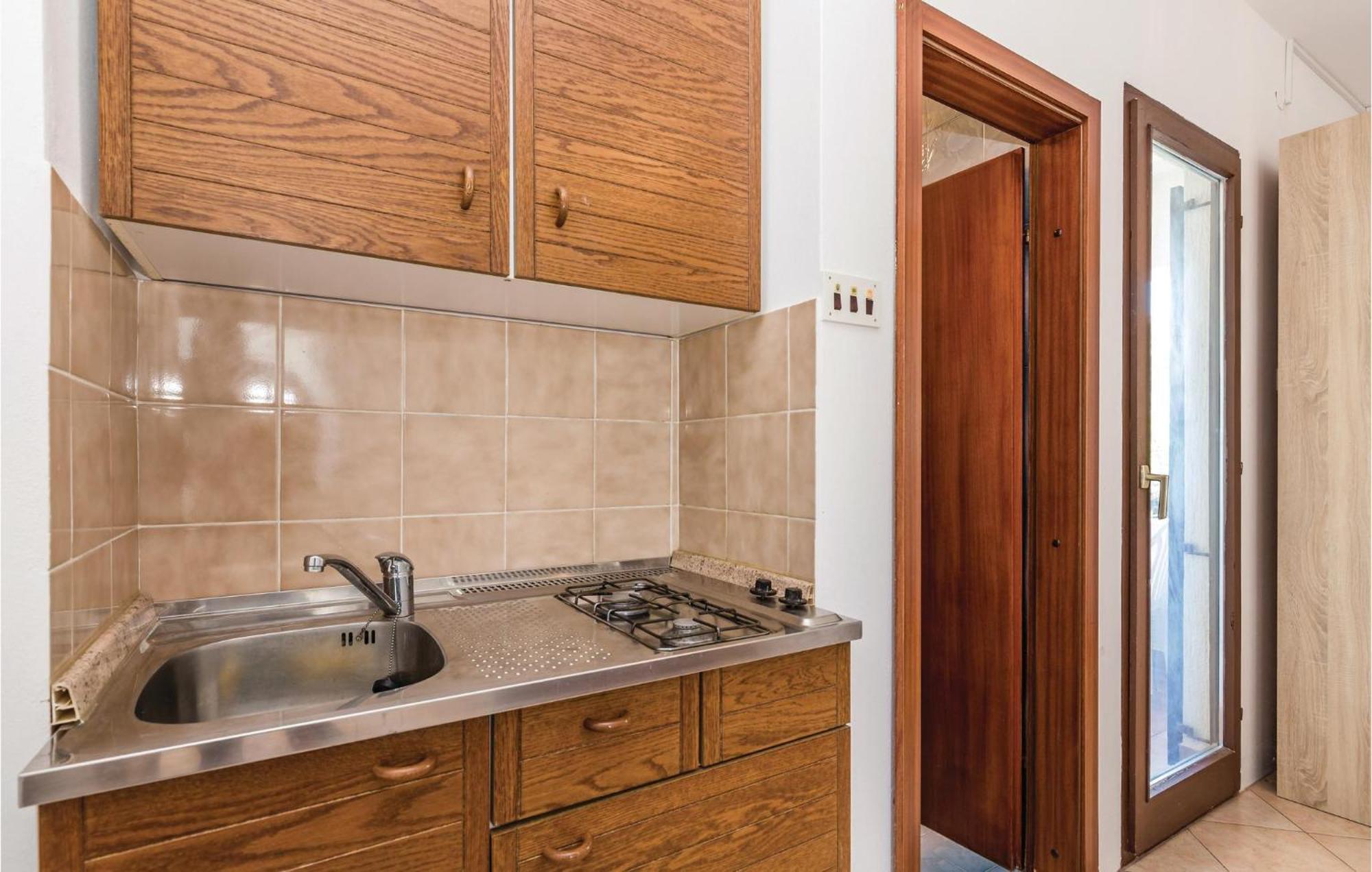 Gorgeous Apartment In Mandre With Kitchen Eksteriør billede
